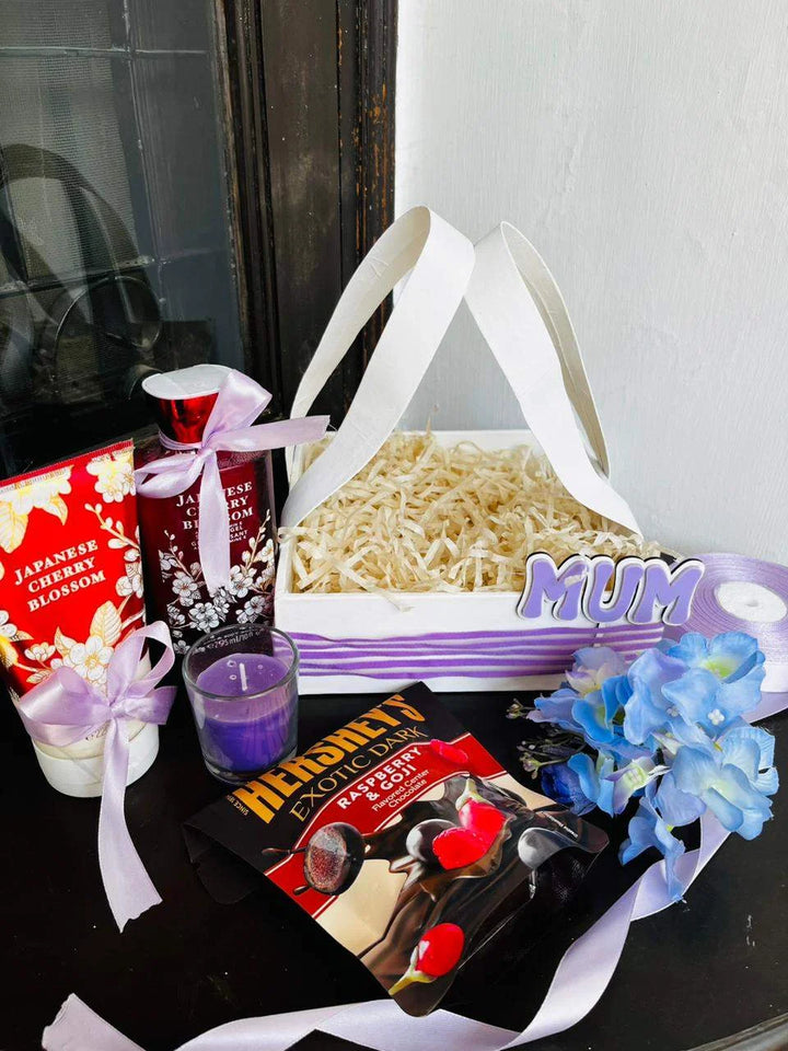 Elegant white hamper