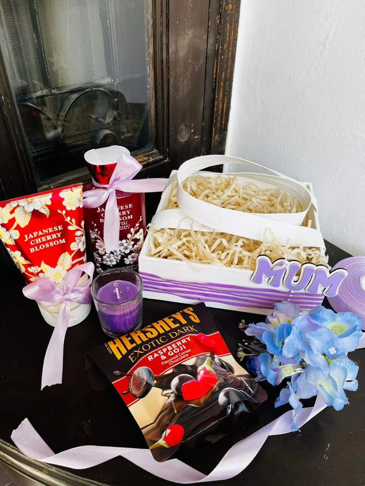 Elegant white hamper