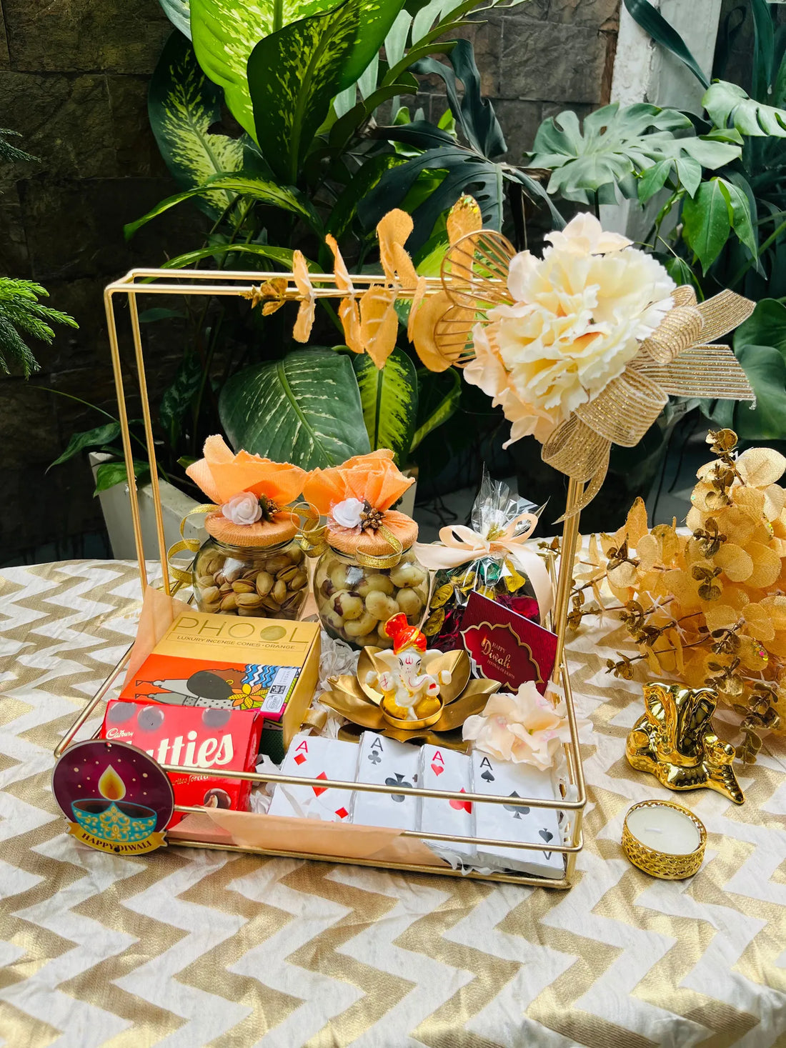 METALLIC HAMPER