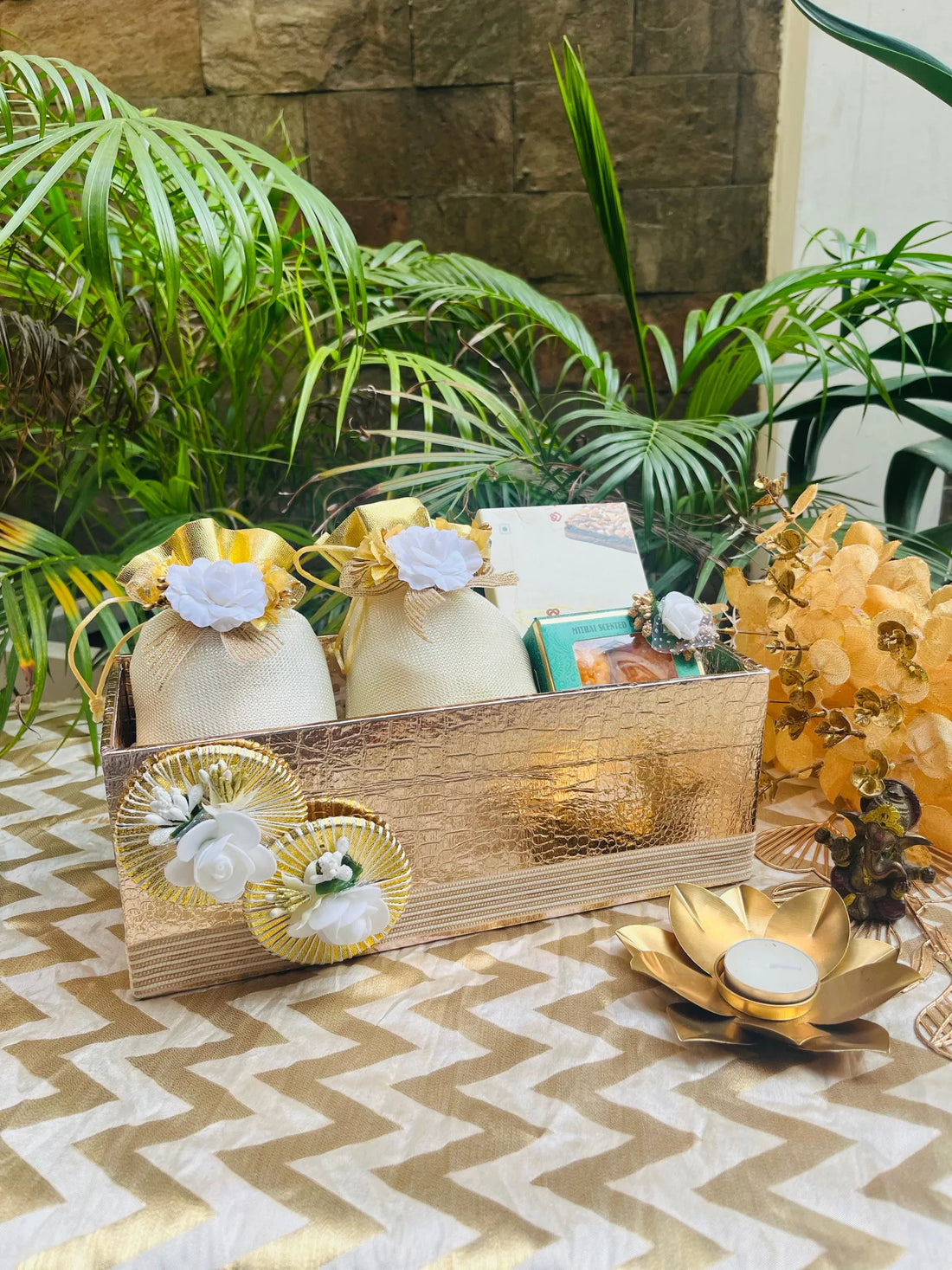 IVORY GOLD HAMPER