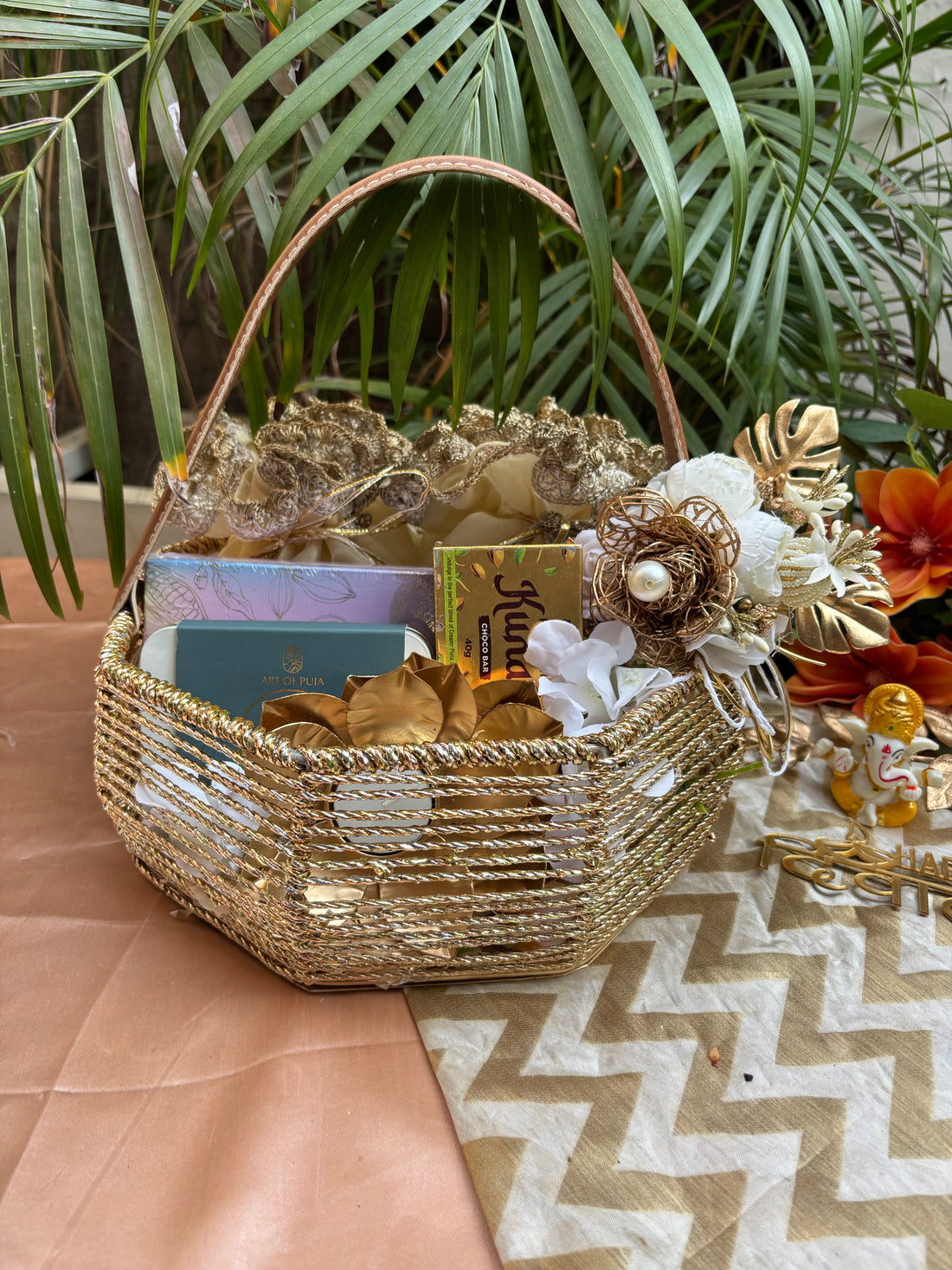 Glow & gift hamper
