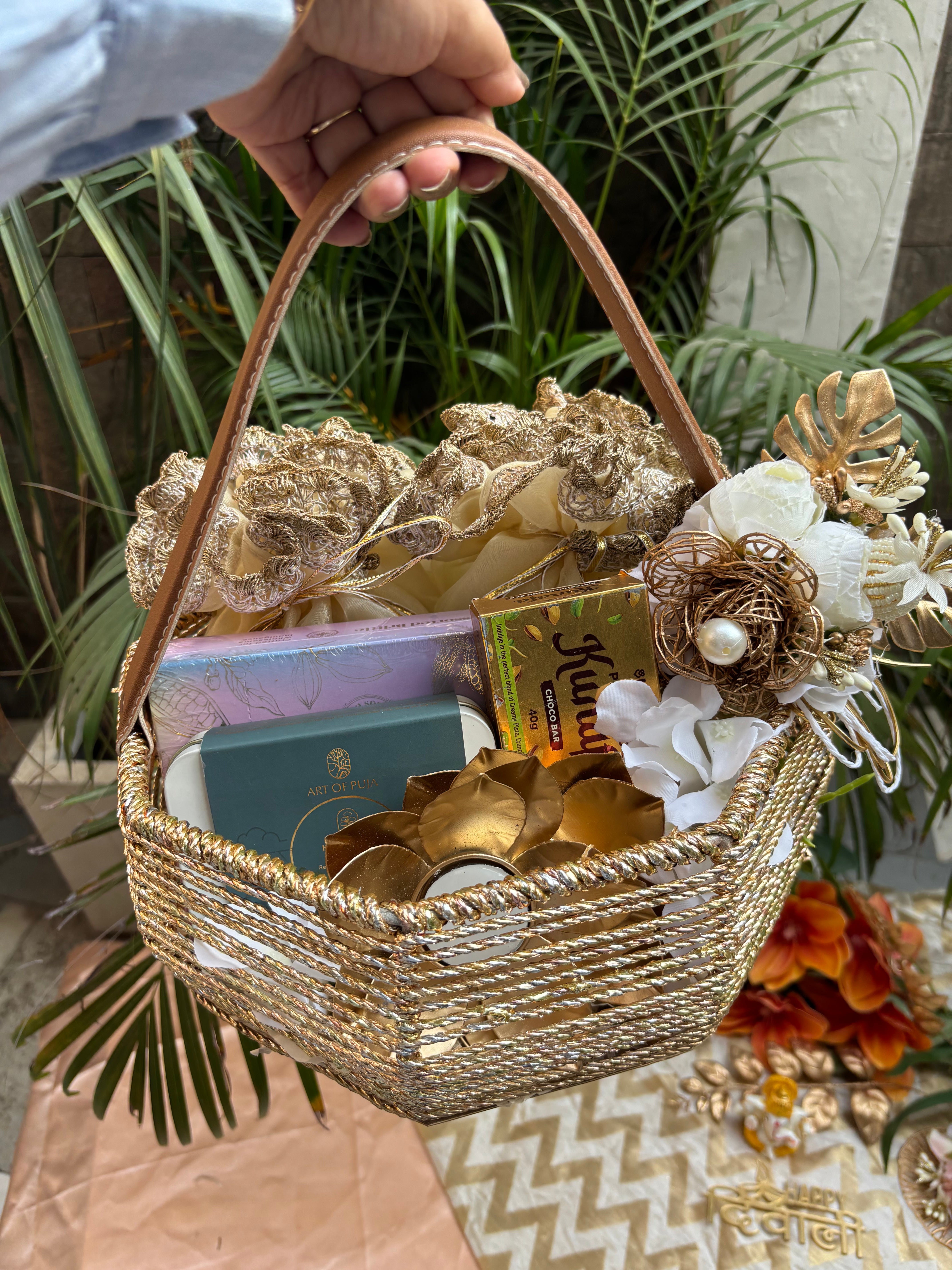 Glow & gift hamper