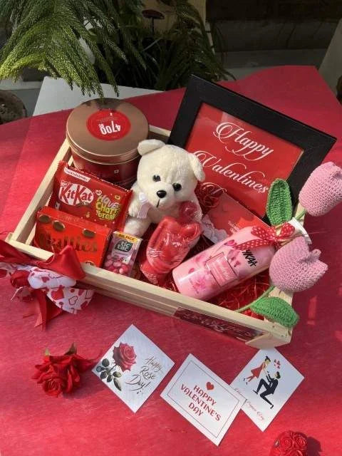 Express your love hamper