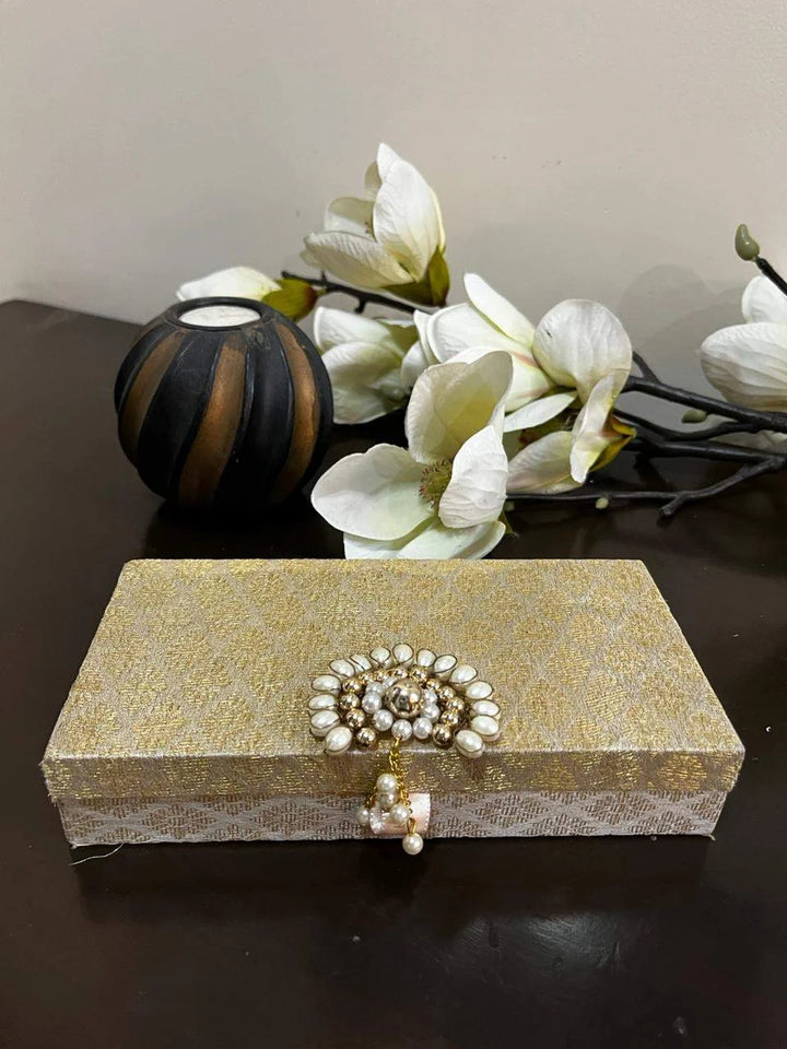 Cash box