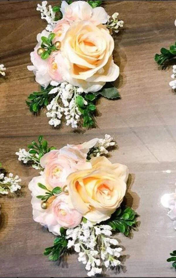 Trending floral brooch